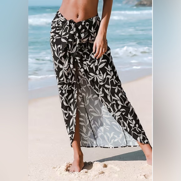 Cupshe Other - Cupshe Mckayla Leafy Tie Waisted Sarong - Size L